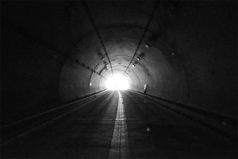 長いトンネル