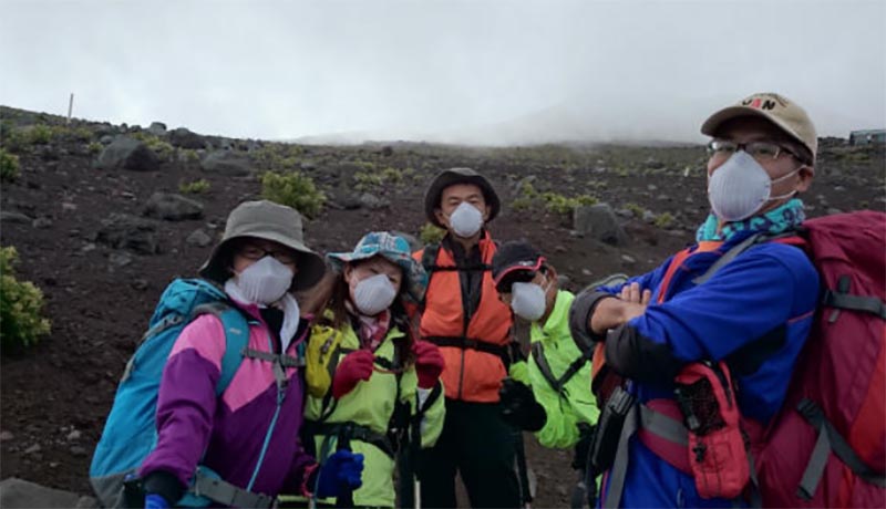 富士山登山でマスク