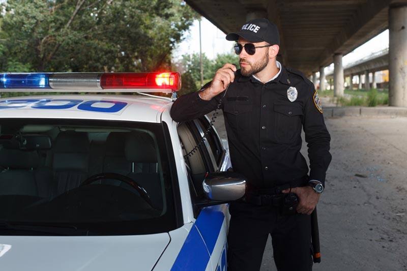 警官のパトロール