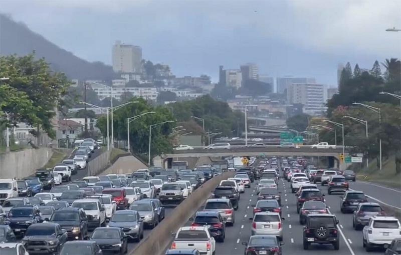 ハワイで３ｍの津波予想