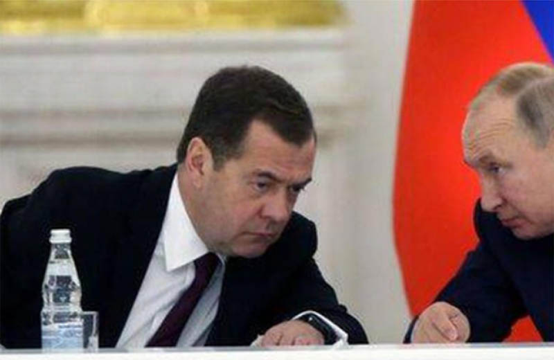 プーチンとメドージェフ
