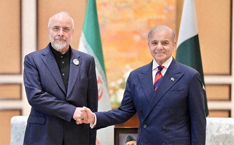 イランとパキスタンの外相退団