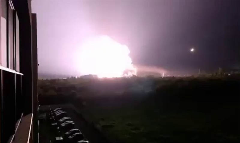 2026年4月20日のルーマニア・ブカレストの発電所の爆発の光景