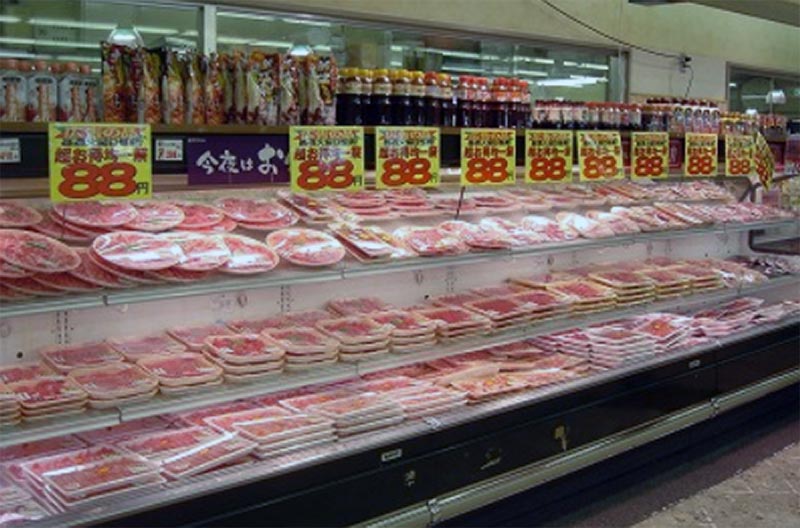 スーパーの食肉コーナー