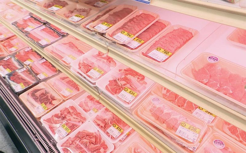 スーパーの肉売り場
