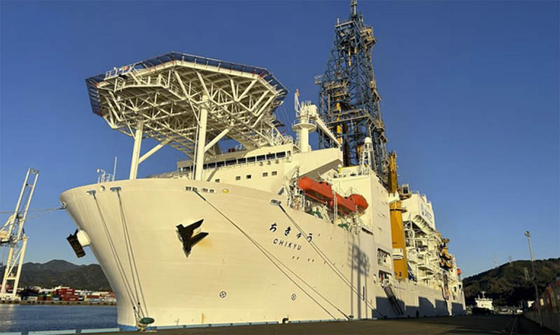 探索船ちきゅうごう