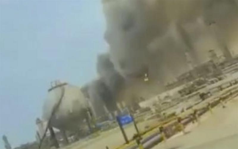 s図自ラビアの石油施設攻撃され停止